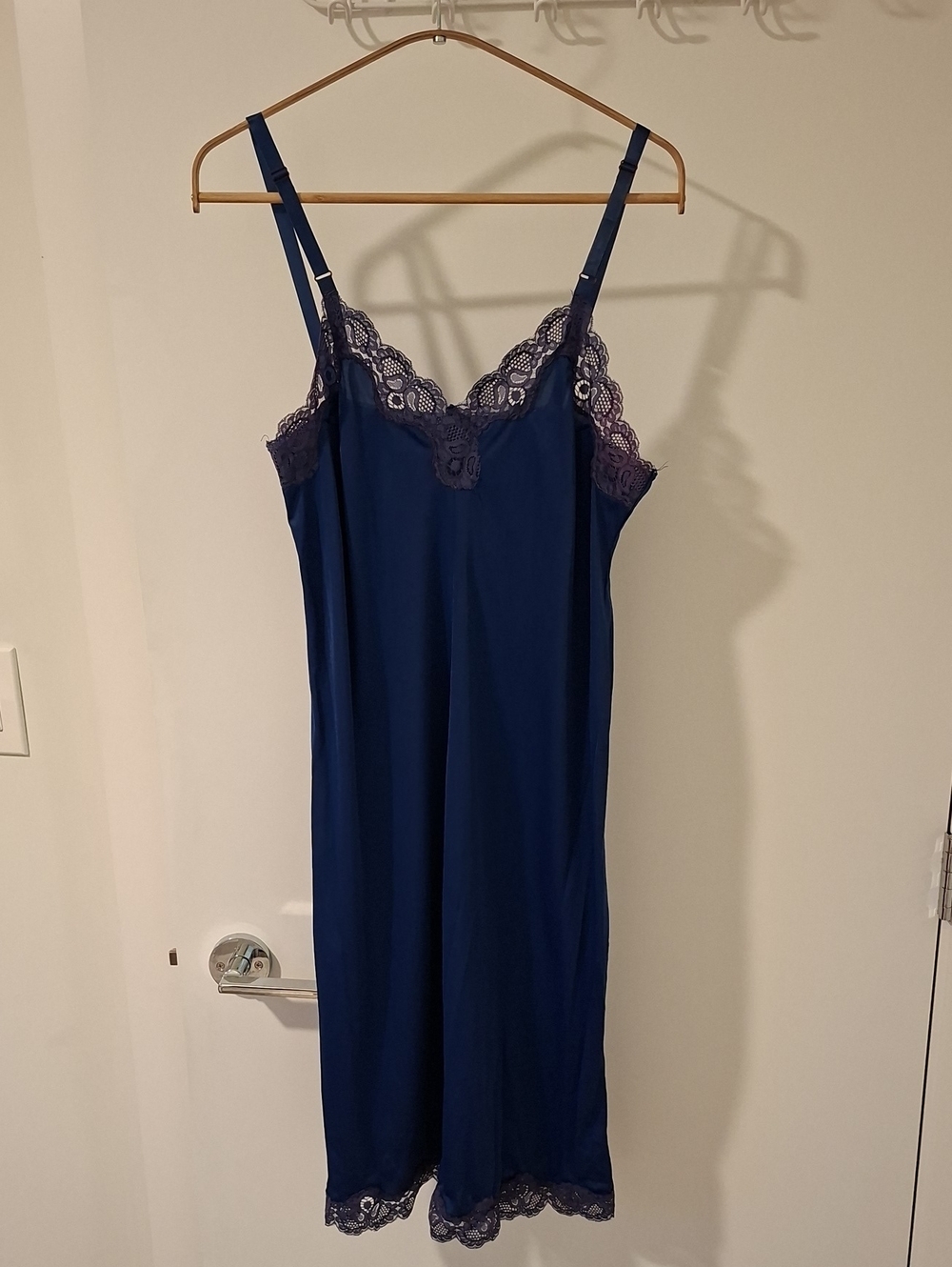 Vintage Reitman's Classic Navy/Royal Blue Lace Slip Dress/Nightdress (Size XS/S)